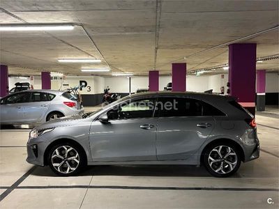 Gris / plata Usado 2021 Kia Ceed Utilitario | 13.900 € (Precio justo)