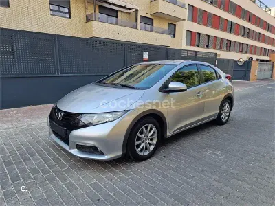 Usado Honda Civic Comfort Plus 100 CV (73 kW) 2014 Gris / plata Berlina