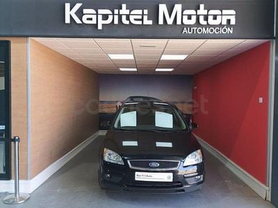 Usado Ford Focus Ghia 115 CV (84 kW) 2006 Negro Berlina