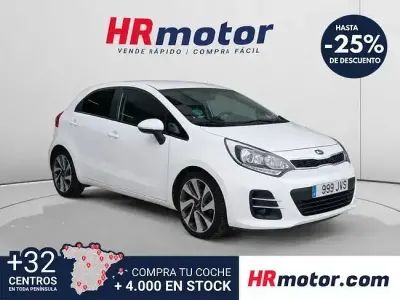 Käytetty Kia Rio 84 HP (61 kW) 2016 Valkoinen Viistoperä
