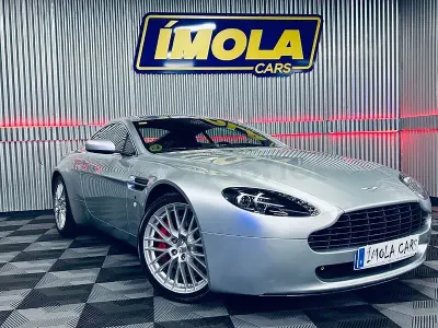 Usado Aston Martin V8 Vantage 420 CV (308 kW) 2010 Gris / plata Coupe