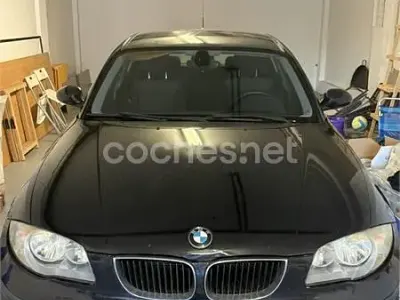 Usado BMW 118 122 CV (89 kW) 2007 Negro Utilitario
