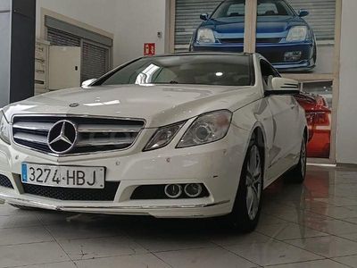 Usado Mercedes E220 170 CV (125 kW) 2012 Blanco Coupe