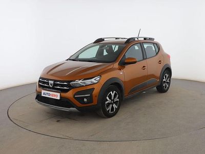 Usado Dacia Sandero Comfort 91 CV (66 kW) 2022 Naranja SUV