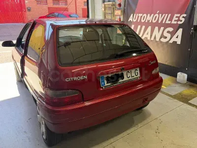 Usado Citroën Saxo Furio 58 CV (42 kW) 2003 Granate Utilitario
