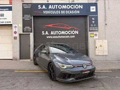 Usado VW Golf VIII GTI Clubsport 301 CV (221 kW) 2022 Gris / plata Berlina