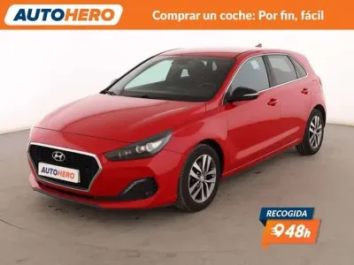 Usado Hyundai i30 120 CV (88 kW) 2019 Rojo Utilitario