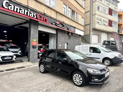 Usado VW Polo Advance 90 CV (66 kW) 2015 Negro Berlina