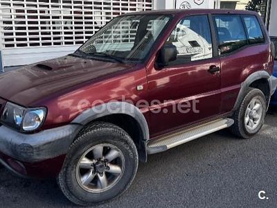Granate Usado 2000 Nissan Terrano Comfort SUV | 4000 €