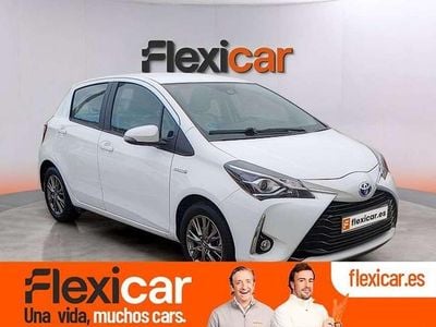 Usado Toyota Yaris Hybrid Active 100 CV (73 kW) 2018 Blanco Utilitario