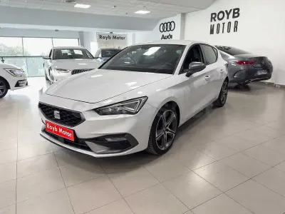 Usado Seat Leon FR 150 CV (110 kW) 2021 Blanco Berlina