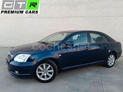 Gris / plata Usado 2004 Toyota Avensis Sol Berlina | 6990 € (Un poco caro)
