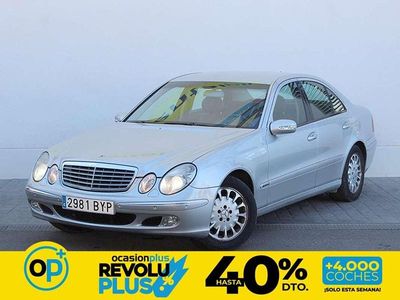 Usado Mercedes E240 177 CV (130 kW) 2002 Gris Berlina