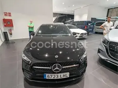 Usado Mercedes A200 150 CV (110 kW) 2020 Negro Berlina