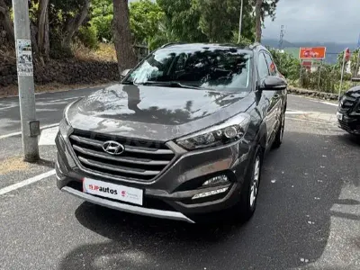 Usado Hyundai Tucson 115 CV (84 kW) 2017 Gris / plata SUV