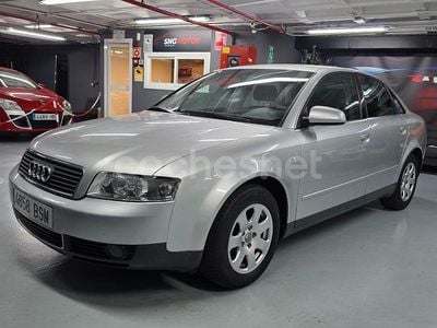 Gris / plata Usado 2002 Audi A4 Berlina | 3999 € (Buen precio)