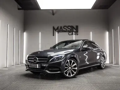 Usado Mercedes C250 Avantgarde 204 CV (150 kW) 2014 Gris / plata Berlina