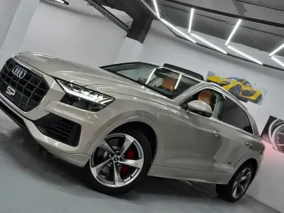 Usado Audi Q8 381 CV (280 kW) 2021 Beige SUV