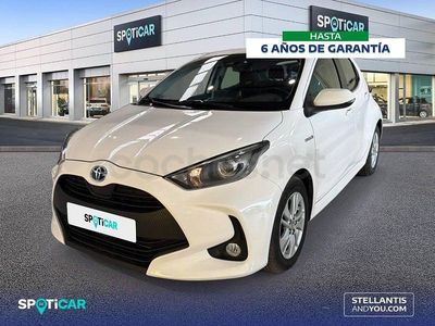 Usado Toyota Yaris Hybrid Active 116 CV (85 kW) 2021 Blanco Berlina