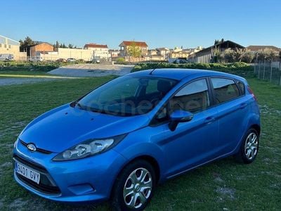 Usado Ford Fiesta Trend 68 CV (50 kW) 2010 Azul Utilitario