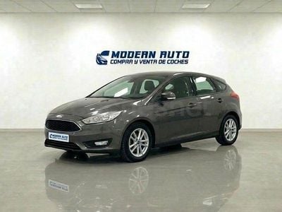 Usado Ford Focus Sport 125 CV (91 kW) 2016 Gris / plata Berlina