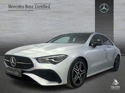 Usado Mercedes CLA220 AMG line 190 CV (139 kW) 2025 Plata hightech Berlina