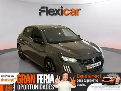 Usado Peugeot 208 Allure 100 CV (73 kW) 2025 Gris Utilitario