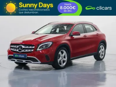 Usado Mercedes GLA180 122 CV (89 kW) 2019 Rojo SUV