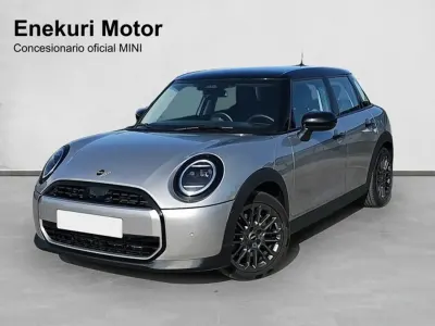 Usado Mini Cooper Essential 156 CV (114 kW) 2024 Plateado Utilitario