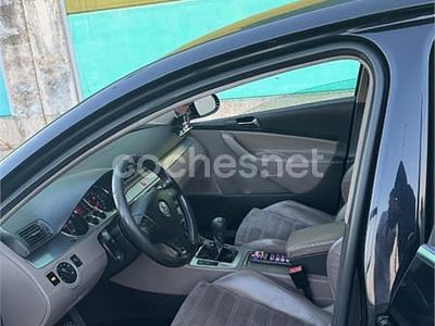 Usado VW Passat Sportline 140 CV (102 kW) 2007 Negro Berlina