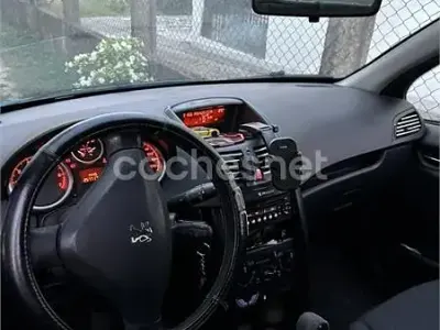 Usado Peugeot 207 75 CV (55 kW) 2007 Azul Berlina