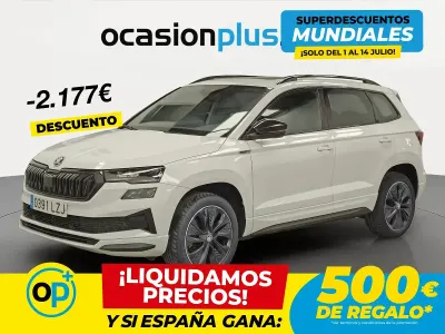 Usado Skoda Karoq SportLine 150 CV (110 kW) 2022 Blanco SUV