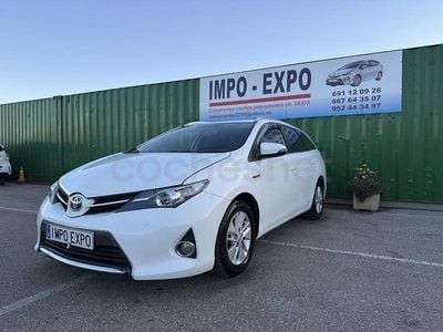 Usado Toyota Auris Hybrid Active 136 CV (100 kW) 2015 Blanco Familiar