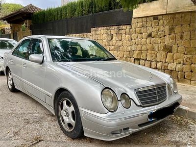 Gris / plata Usado 2000 Mercedes E320 Avantgarde Berlina | 5900 €