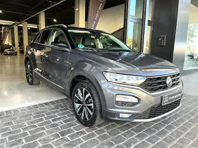 Usado VW T-Roc Advance 150 CV (110 kW) 2022 Gris / plata SUV
