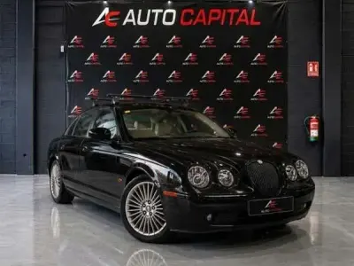 Usado Jaguar S-Type Executive 207 CV (152 kW) 2006 Negro Berlina