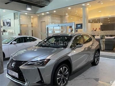 Usado Lexus UX 184 CV (135 kW) 2021 Gris / plata SUV