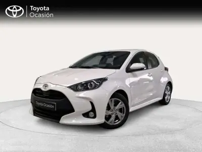 Usado Toyota Yaris Active 116 CV (85 kW) 2025 Blanco Utilitario