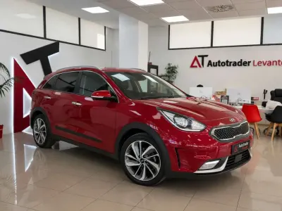 Usado Kia Niro 141 CV (103 kW) 2017 Rojo SUV