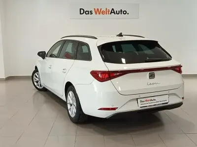 Usado Seat Leon Style 116 CV (85 kW) 2025 Blanco Familiar