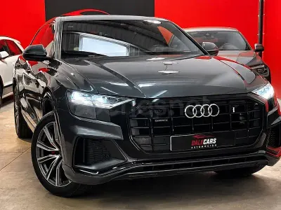Usado Audi Q8 Ambiente 231 CV (169 kW) 2019 Gris / plata SUV