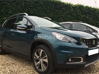 Usado Peugeot 2008 Allure 110 CV (80 kW) 2018 Verde SUV