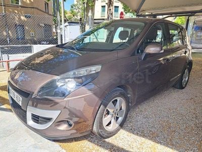 Usado Renault Scénic III Dynamique 110 CV (80 kW) 2011 Marrón Monovolumen
