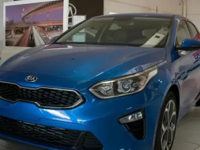 Usado Kia Ceed 136 CV (100 kW) 2019 Blue flame Utilitario