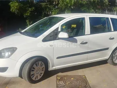 Usado Opel Zafira Essentia 110 CV (80 kW) 2010 Blanco Monovolumen