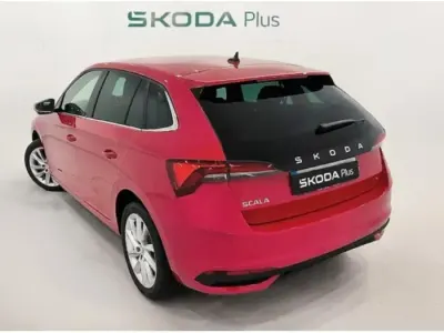 Usado Skoda Scala Selection 115 CV (84 kW) 2025 Rojo Utilitario