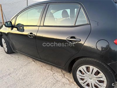 Usado Toyota Auris 90 CV (66 kW) 2007 Negro Utilitario