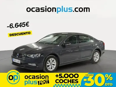 Usado VW Passat 150 CV (110 kW) 2021 Gris Berlina