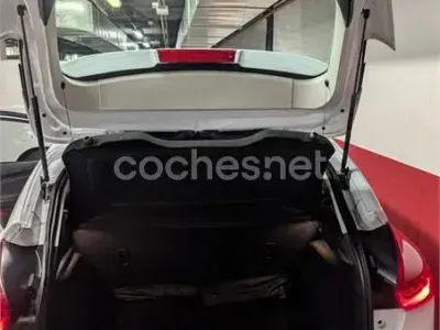 Usado Ford Focus Trend 120 CV (88 kW) 2015 Blanco Berlina