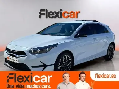 Usado Kia Ceed Style 100 CV (73 kW) 2025 Blanco Utilitario